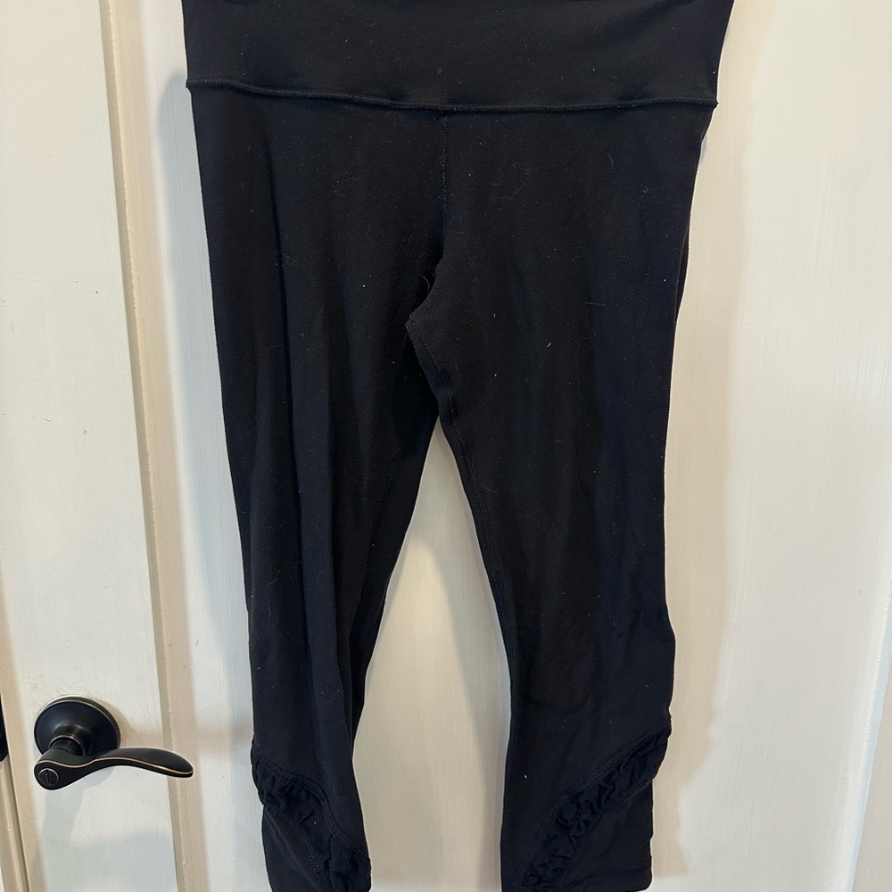 Lululemon size 6 leggings